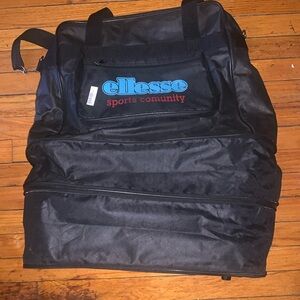 Vintage Elesse Sports Travel Bag! - used but still usable